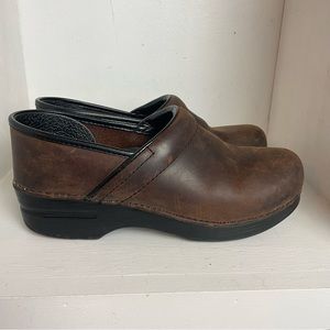 Dansko Professional Antique Brown Oiled Leather Clog Women's 39 8.5-9 Slip Ons